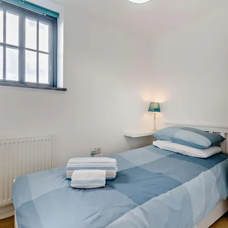3 Bed In 93041 *